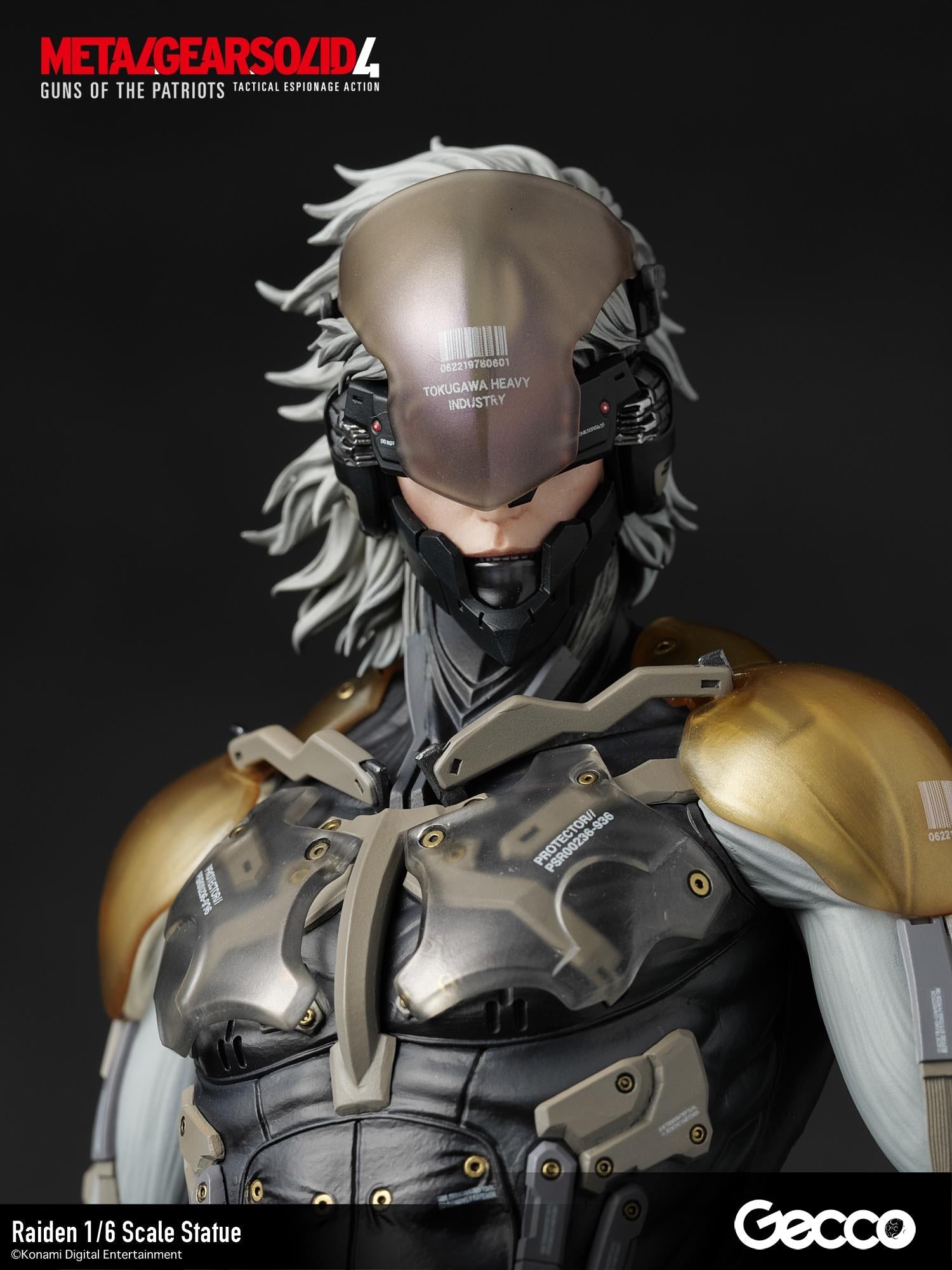 Close-up of the interchangeable head part featuring Raiden's visor lowered for tactical display.