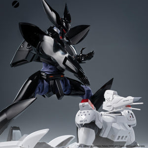 Action diorama showing ROBO-DOU Griffon Aqua Unit leaping down to attack Ingram Unit 1 in Labor combat.