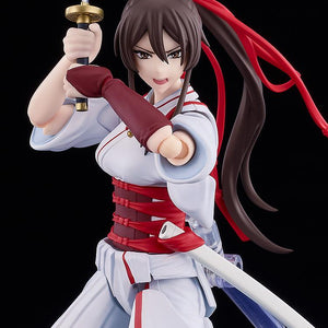 Close-up of Yamada Asaemon Sagiri figma featuring the shouting combat face plate and overhead sword swing.