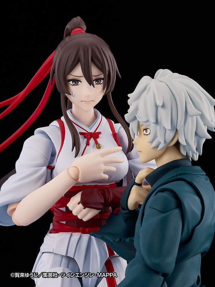 Close-up of Sagiri's worried face plate interacting with another figma from the Hell's Paradise series.