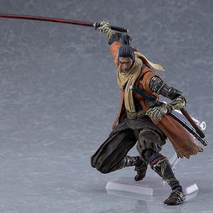 Powerful action pose of the Sekiro action figure drawing the red Mortal Blade with smooth yet posable figma joints.