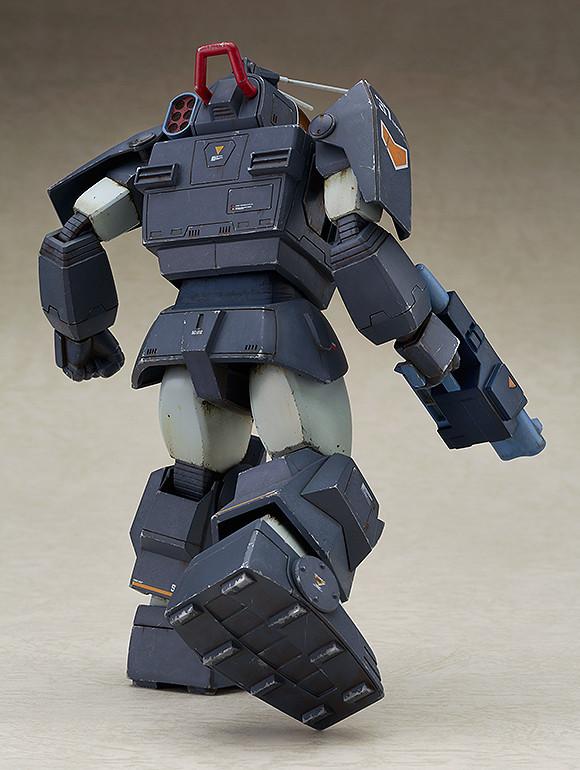 Back view of the weathered Soltic HT128 model kit highlighting realistic battle damage and exhaust ports.