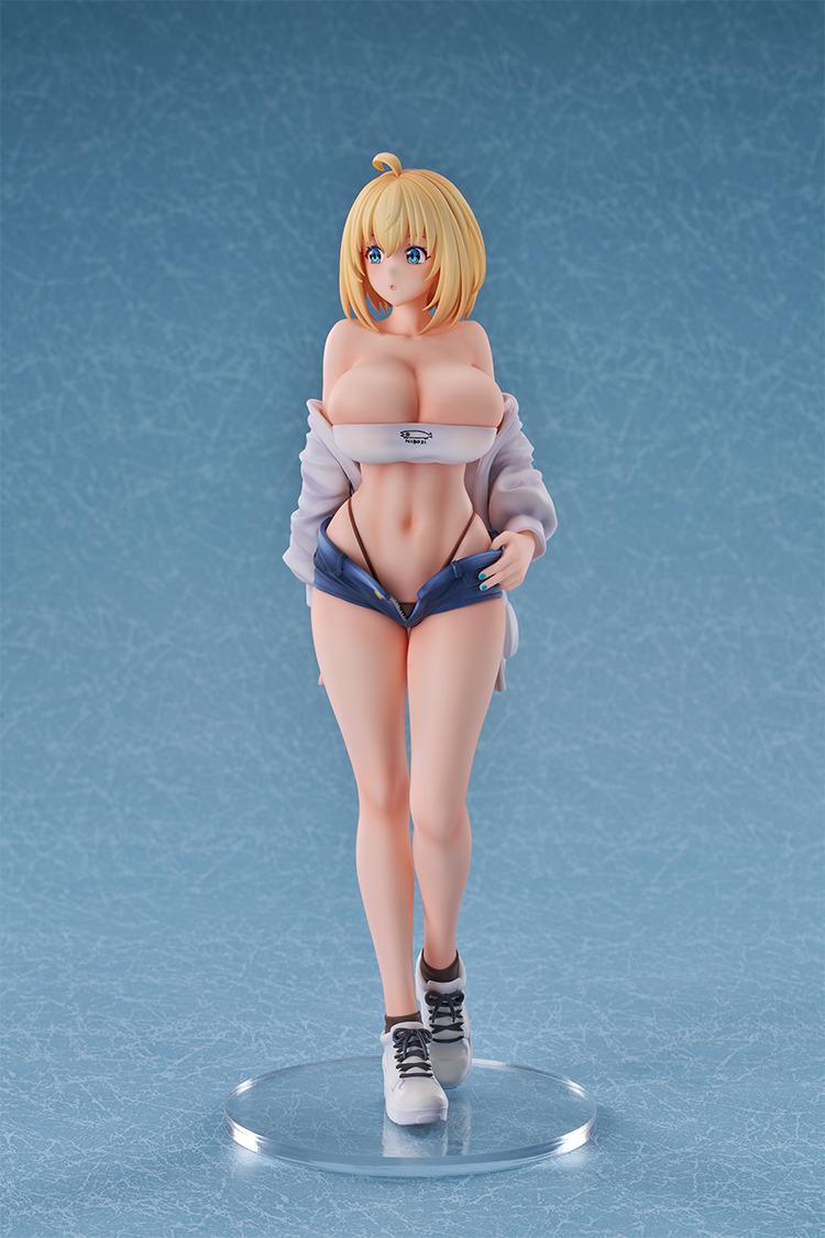 Front view of the highly detailed Sophia F. Shirring scale figure by Ascendia on a clear circular base.