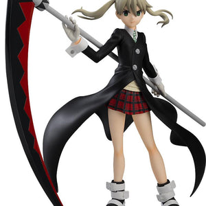 Front view of the Maka Albarn Pop Up Parade figure holding her large black and red scythe.