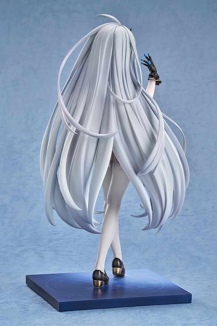 Back view of the Stella Sora Tyrant figure showcasing long sculpted silver hair cascading down past her waist and patterned knee-high socks.