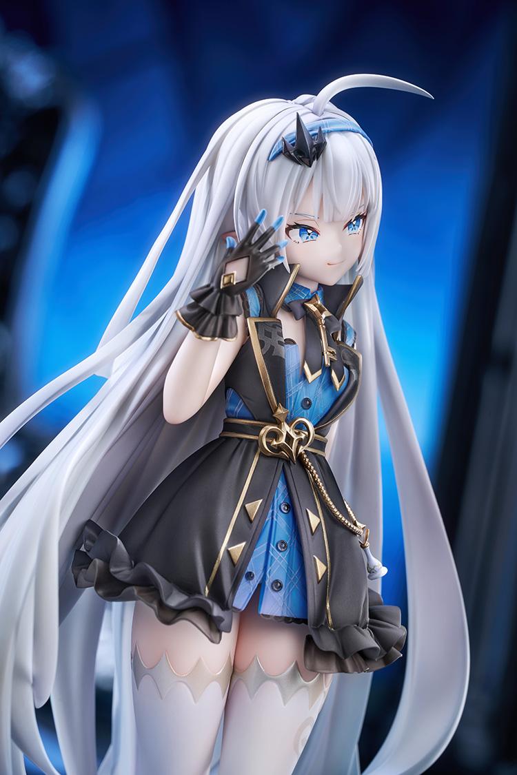Close-up portrait of the Tyrant scale figure from Stella Sora showing the interchangeable smiling faceplate and dark blue vest details.