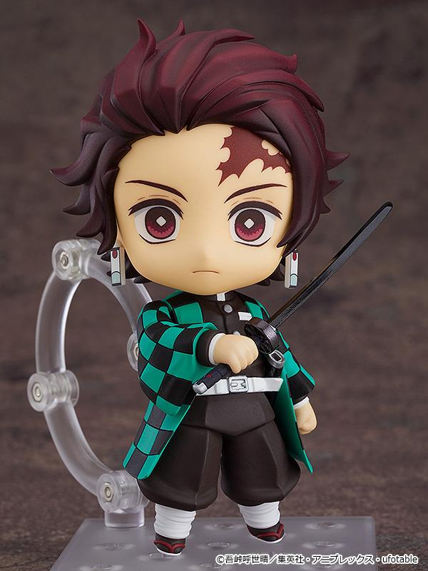 Tanjiro Kamado Nendoroid standing on a square display base with a determined standard expression.