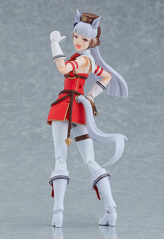 Three-quarter view of Gold Ship figma showcasing the smooth and poseable joints.