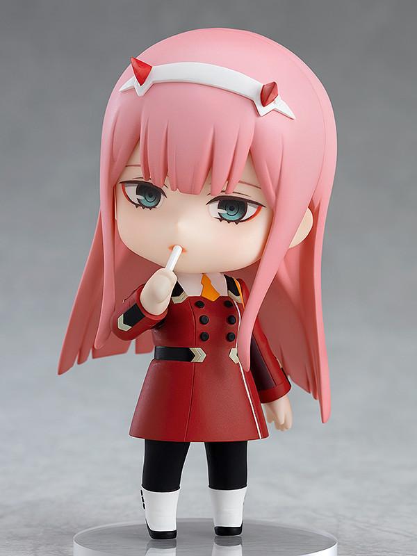 Zero Two Nendoroid figure using the sidelong glance face plate and lollipop accessory.